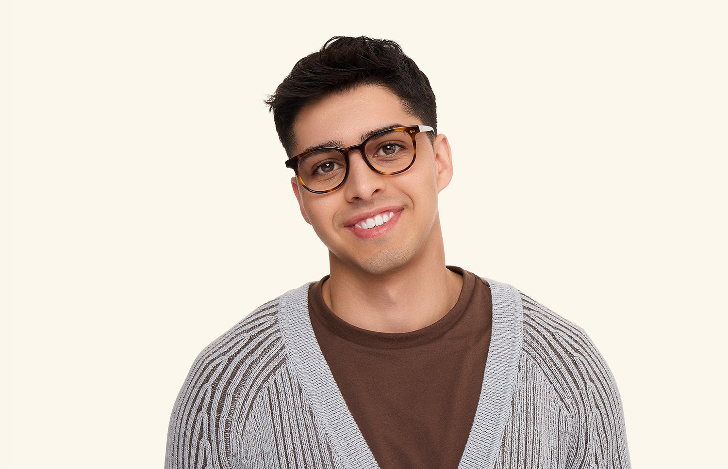 The Reese - LifeStyle 1 - Pair Eyewear